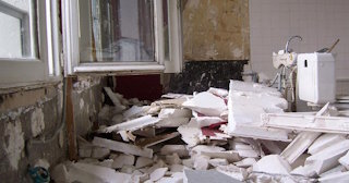 Демонтаж хрущевки в Рузаевке - удаление старых полов и стен по выгодной цене от 1727 рублей.